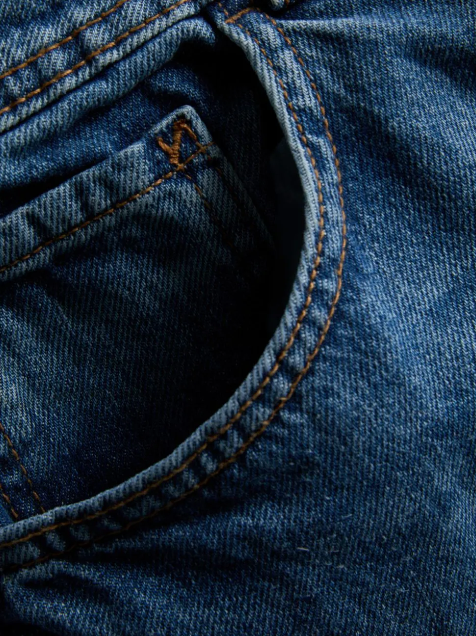 Lässige High-Waist-Jeans