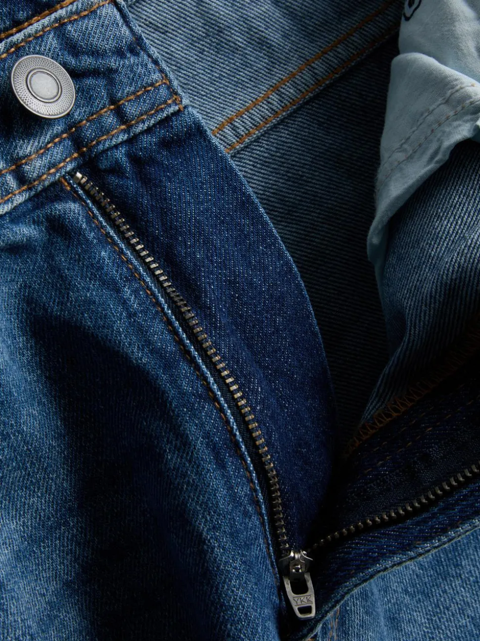 Lässige High-Waist-Jeans