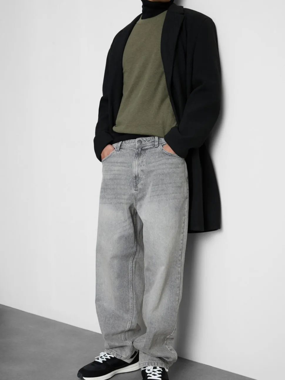 Lässige Jeans mit geradem Bein und mittlerer Leibhöhe