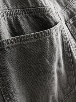 Lässige Jeans mit geradem Bein und mittlerer Leibhöhe