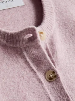Lässiger, gestrickter Cardigan mit Rundhalsausschnitt