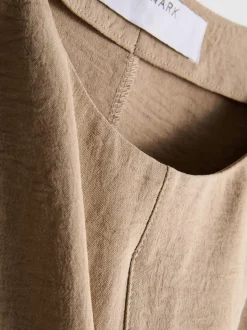 Lässiges Rundhalsshirt aus atmungsaktivem Stoff