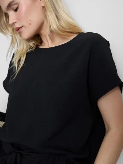 Lässiges Rundhalsshirt aus atmungsaktivem Stoff
