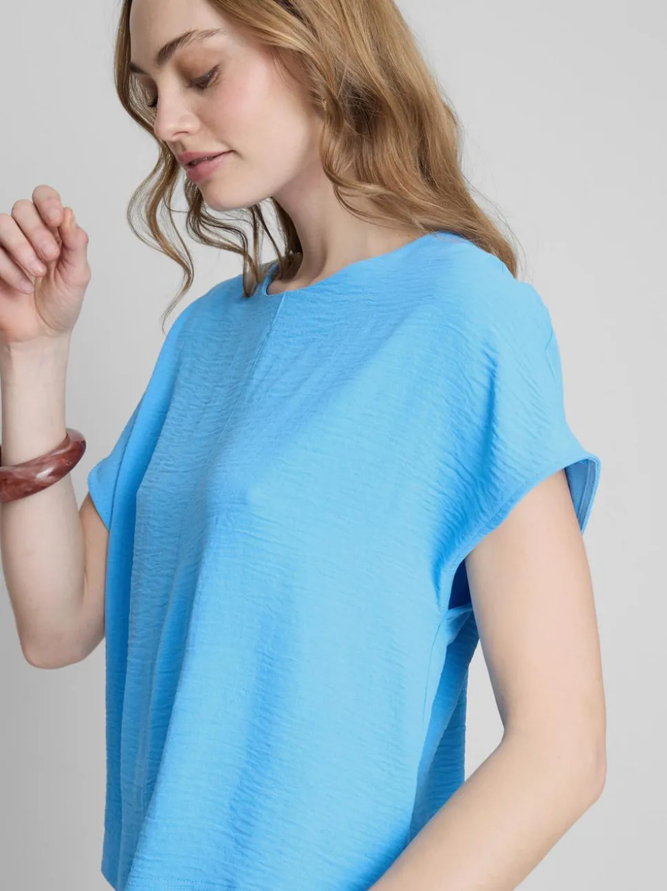 Lässiges Rundhalsshirt aus atmungsaktivem Stoff