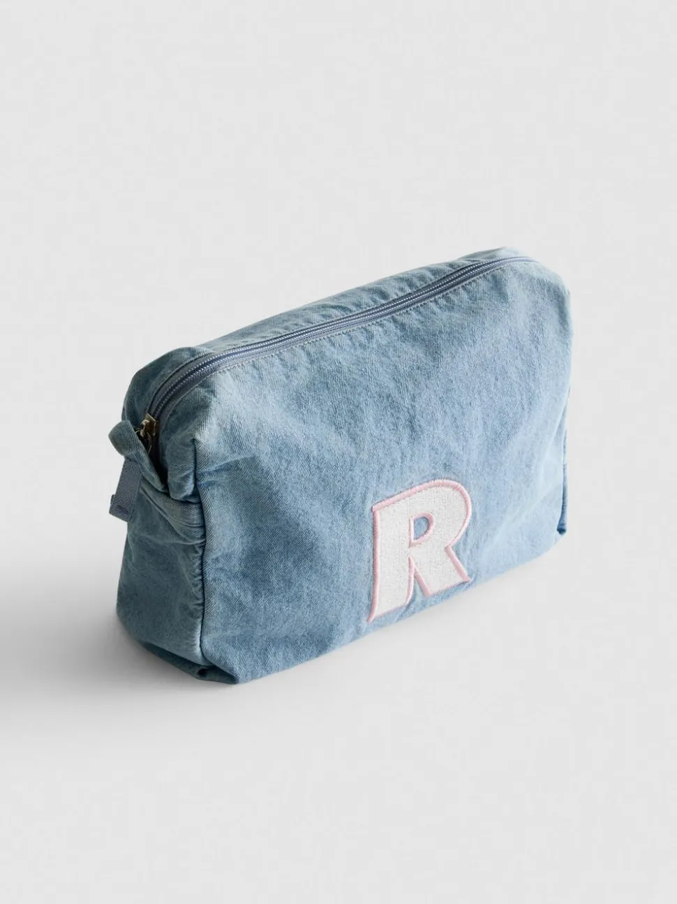 Make-up-Tasche aus Denim mit Initiale