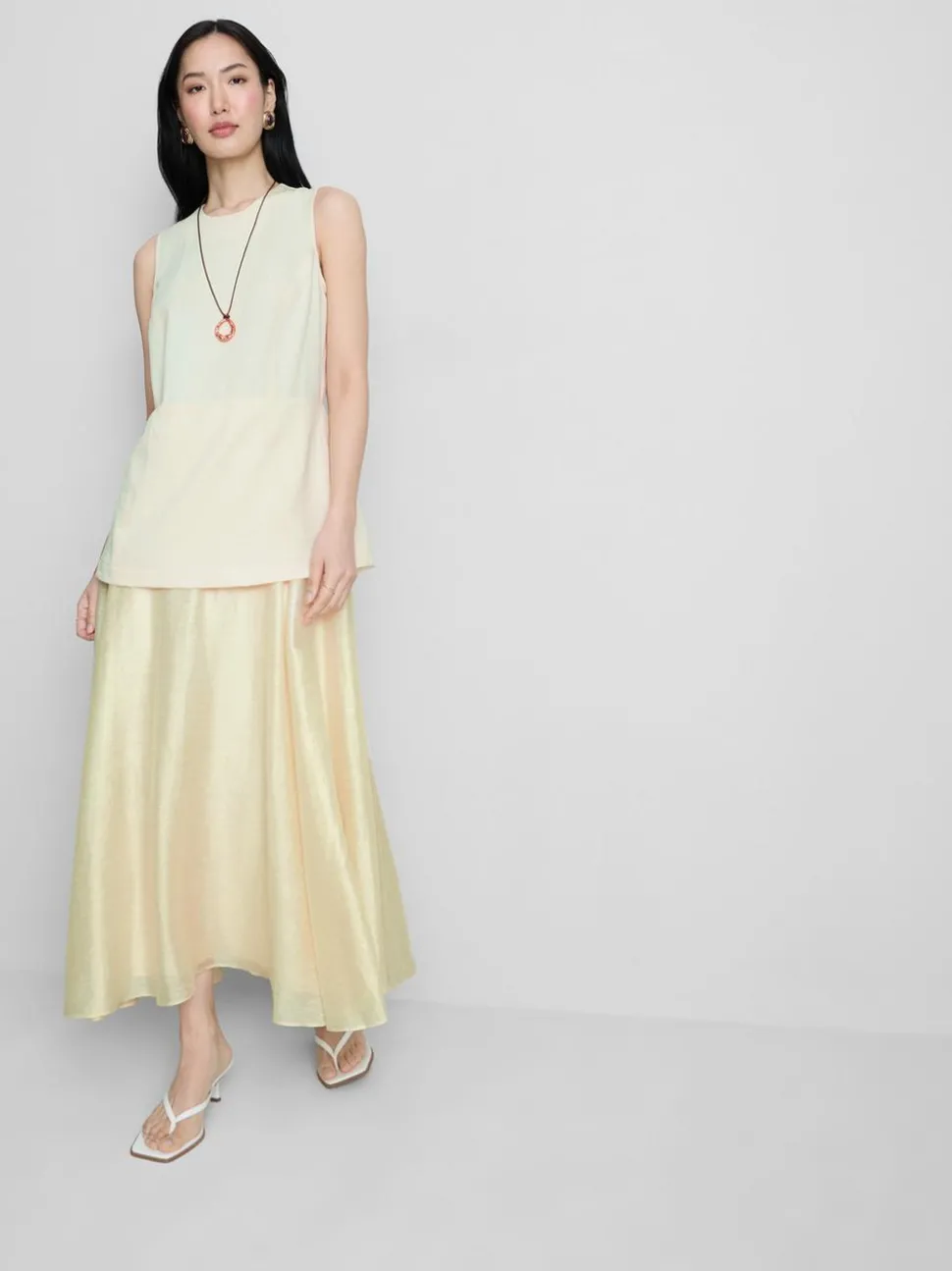 Mehrlagiges „The Edit“ Midikleid mit Schößchen