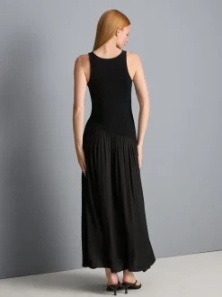 Midikleid mit tiefer Taille
