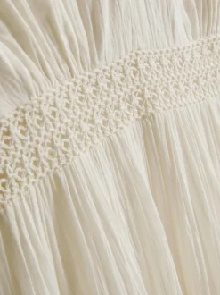 Minikleid mit V-Ausschnitt in Knitteroptik