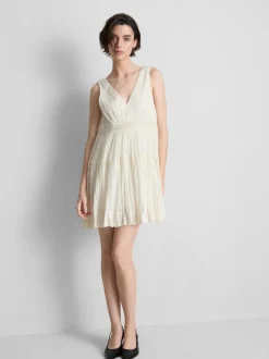 Minikleid mit V-Ausschnitt in Knitteroptik
