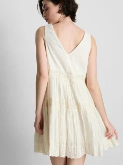 Minikleid mit V-Ausschnitt in Knitteroptik