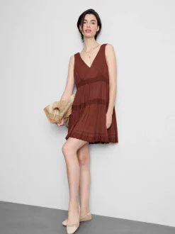 Minikleid mit V-Ausschnitt in Knitteroptik