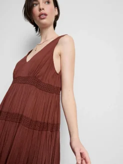 Minikleid mit V-Ausschnitt in Knitteroptik