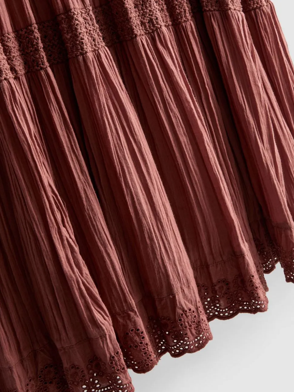 Minikleid mit V-Ausschnitt in Knitteroptik