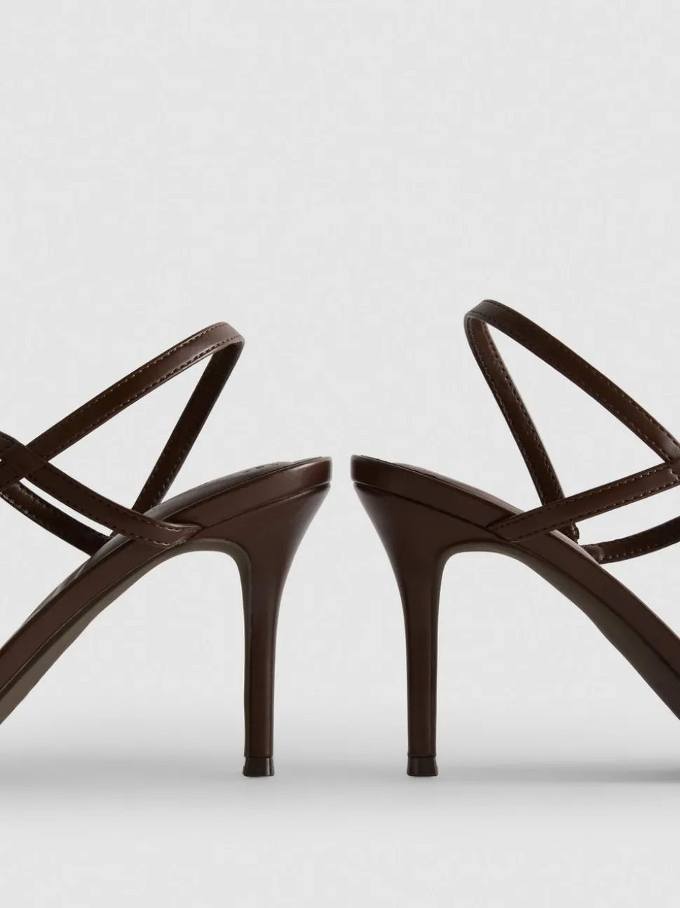 Minimalistische Sandalen mit Absatz
