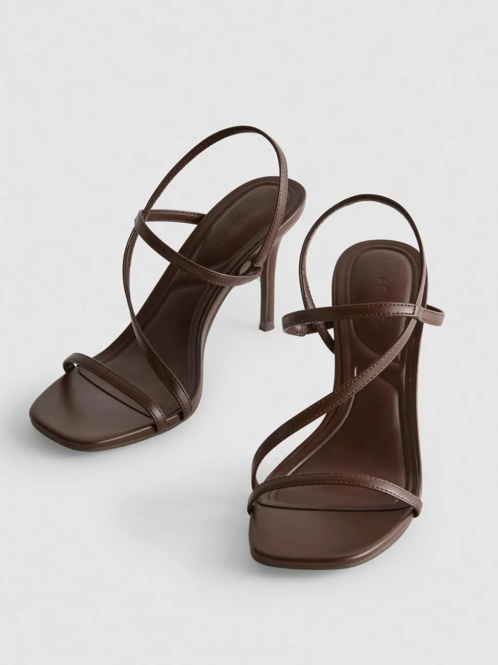 Minimalistische Sandalen mit Absatz
