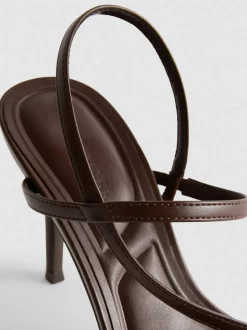 Minimalistische Sandalen mit Absatz