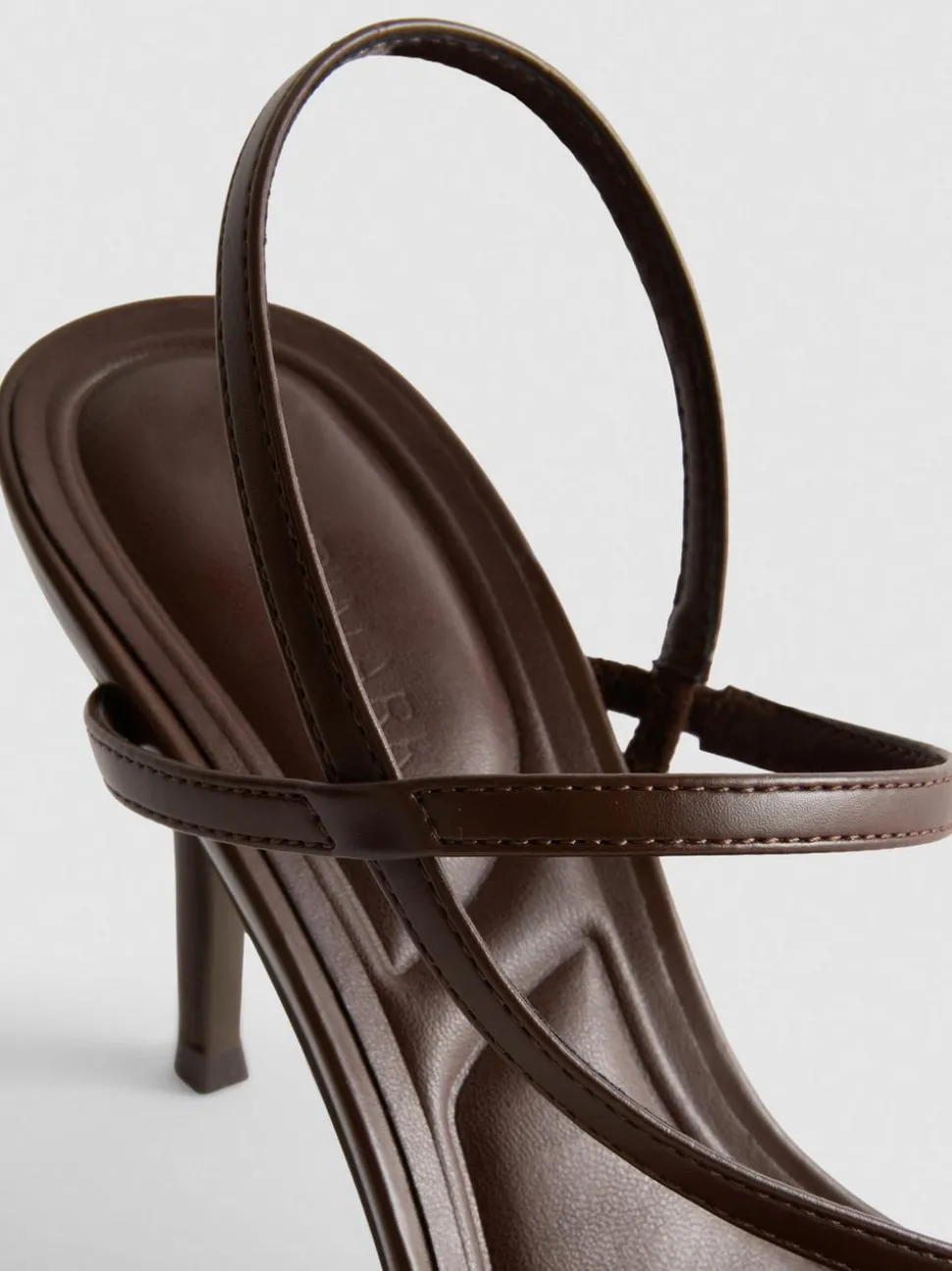 Minimalistische Sandalen mit Absatz