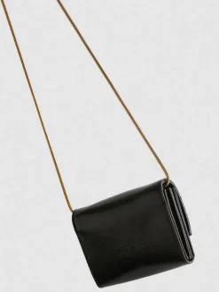 Mittelgroße Brieftasche mit Überschlag