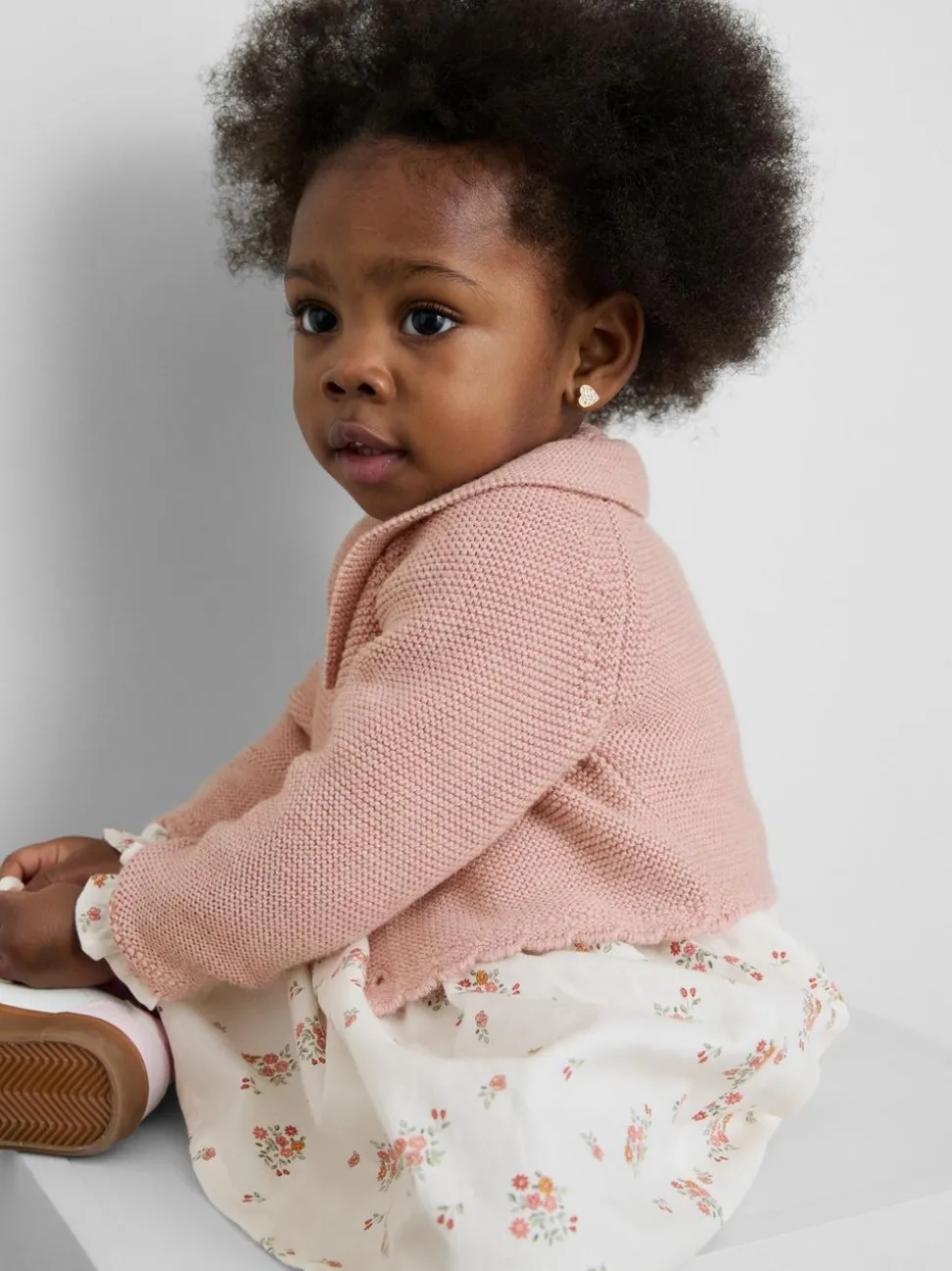 0–18 Monate | Kleid mit Blumenmuster und Cardigan im Set