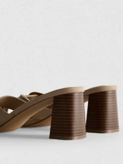 Mules mit Blockabsatz und Schnalle