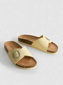 Mules mit Schnallenriemen