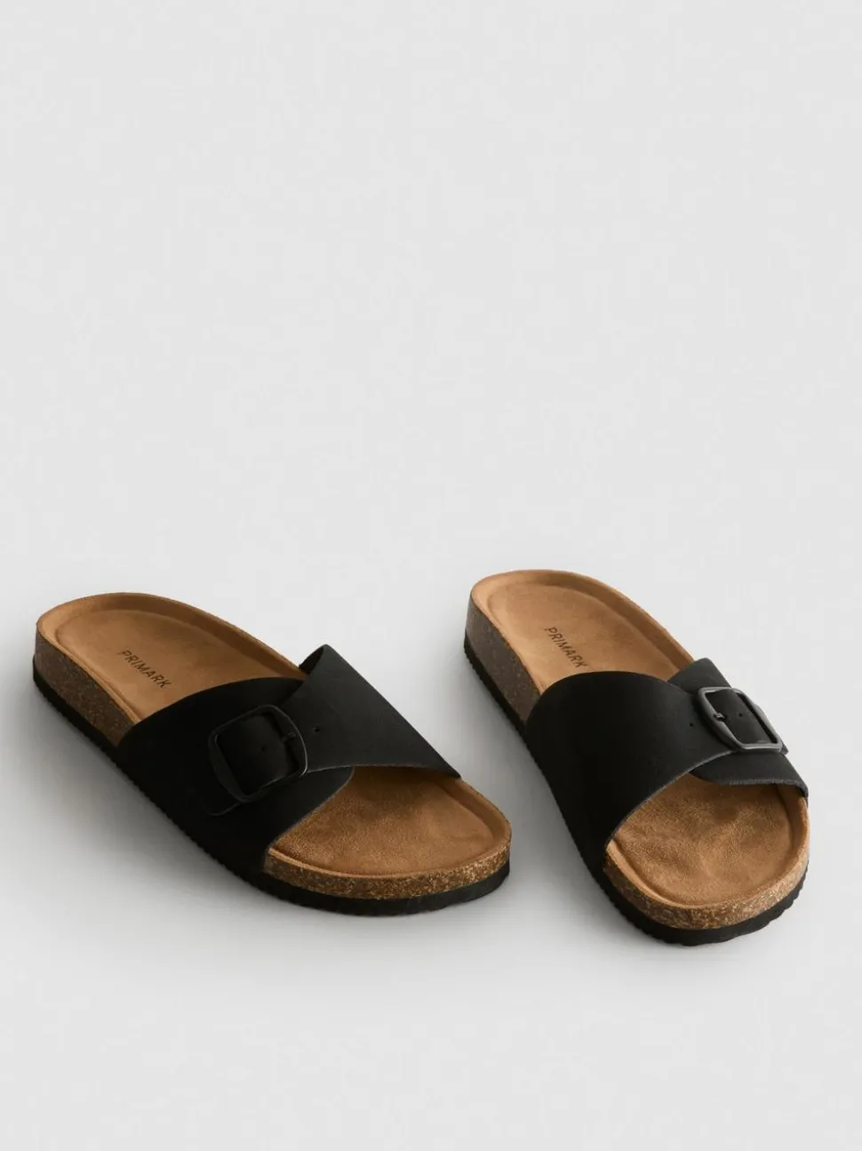 Mules mit Schnallenriemen