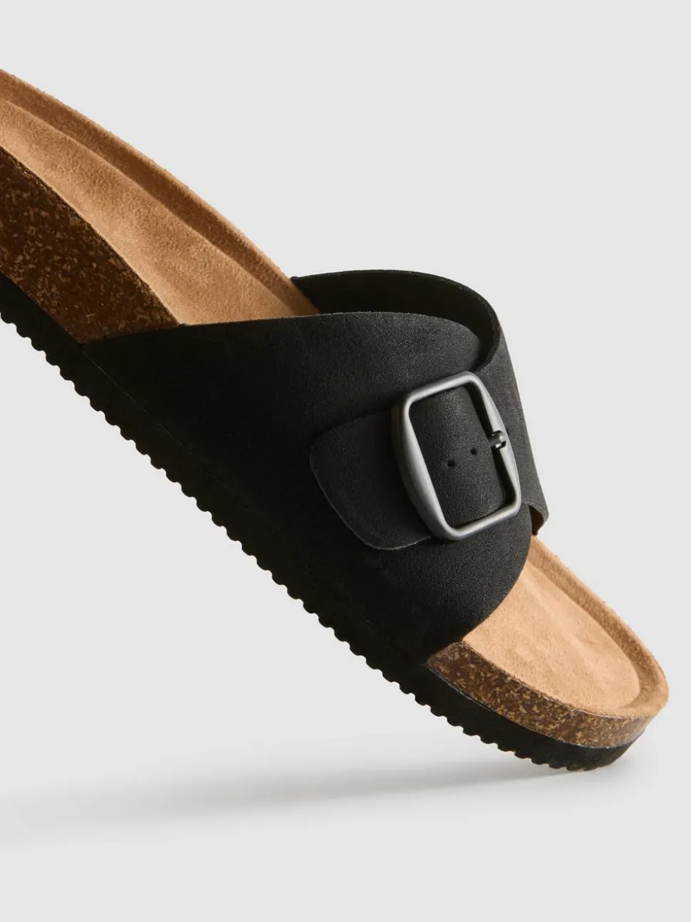 Mules mit Schnallenriemen