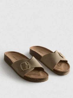 Mules mit Schnallenriemen