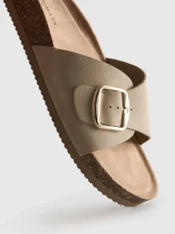 Mules mit Schnallenriemen