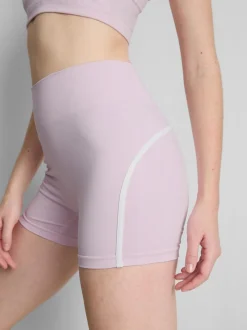 Nahtlose, figurformende Active-Shorts