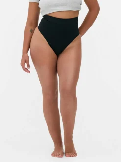 Nahtloser, figurformender Tanga mit hohem Bund