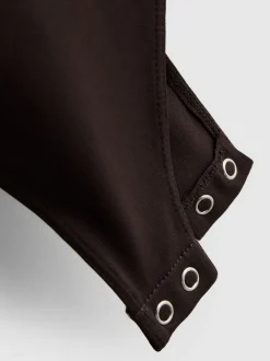 Neckholder-Body mit tiefem Dekolleté