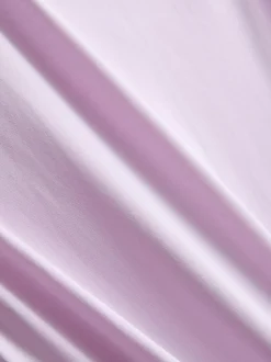 Negligé mit hohem Modalanteil und Spitzenbesatz