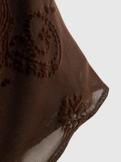 Netzstoff-Top mit Paisleymuster und Neckholder