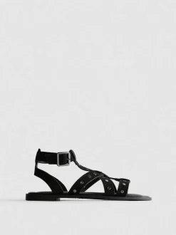 Nietenbesetzte Riemchensandalen in Wildleder-Optik