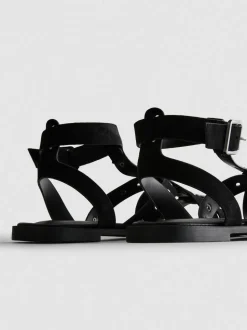Nietenbesetzte Riemchensandalen in Wildleder-Optik