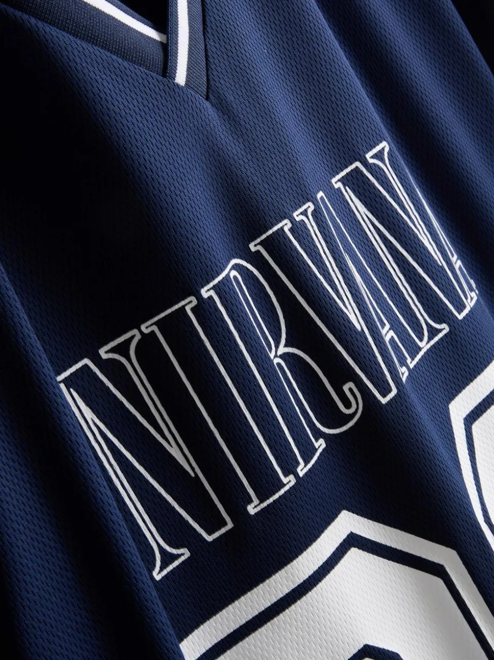 „Nirvana“ T-Shirt aus Jersey-Netzstoff