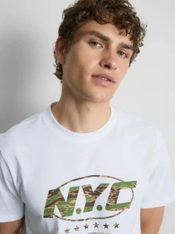 „NYC“ T-Shirt mit Grafik in Tarnmuster