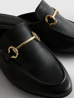 Offene Kunstleder-Loafer mit Trensen-Detail