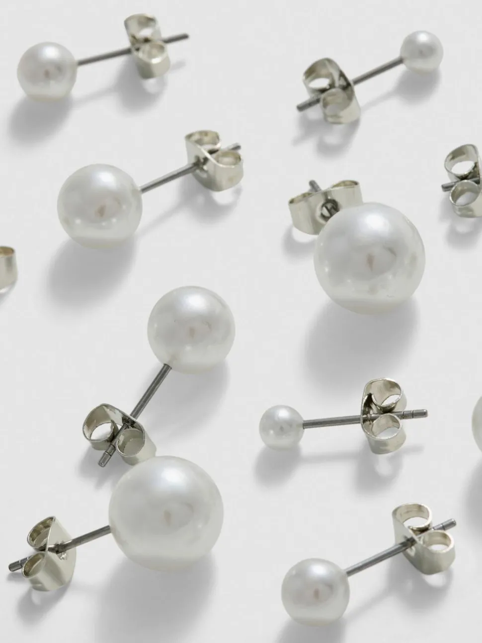 Ohrstecker mit Perlmutteffekt, 12er-Pack