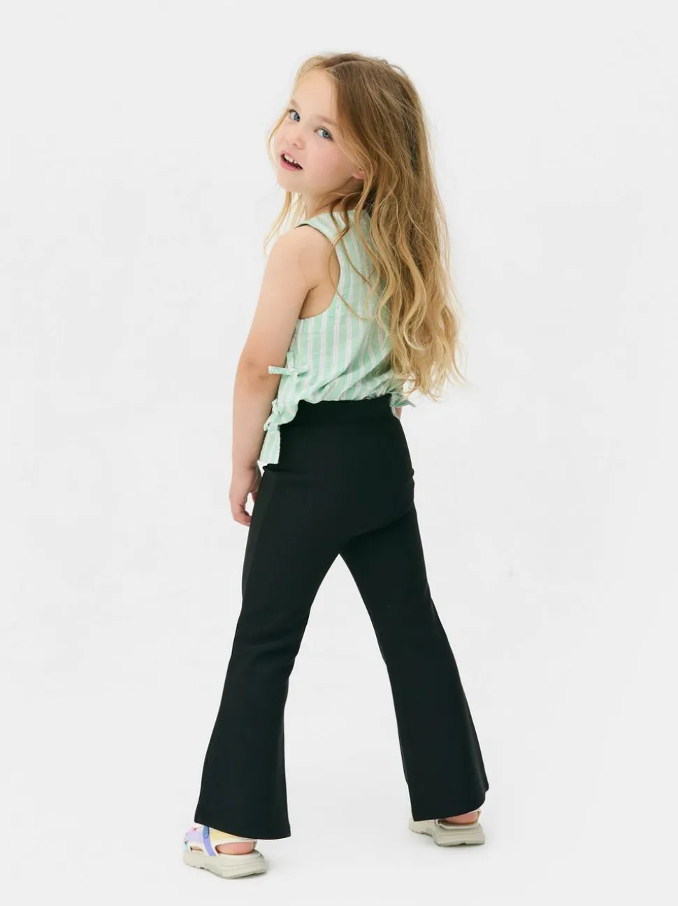 Ottoman-Leggings mit ausgestelltem Bein