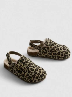 Pantoletten mit Leopardenmuster und Fersenriemen