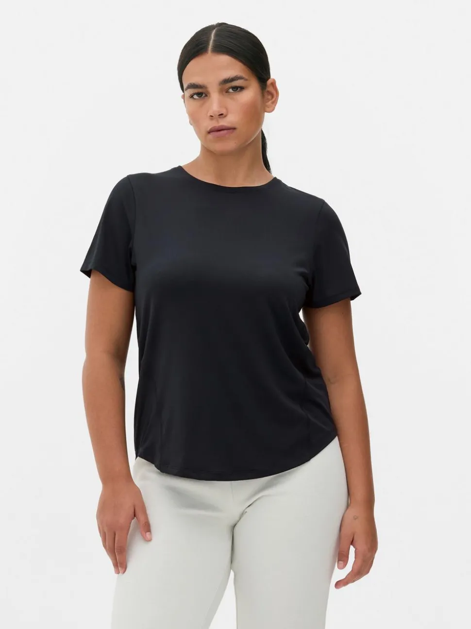 Performance-T-Shirt mit abgerundetem Saum