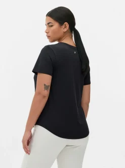 Performance-T-Shirt mit abgerundetem Saum