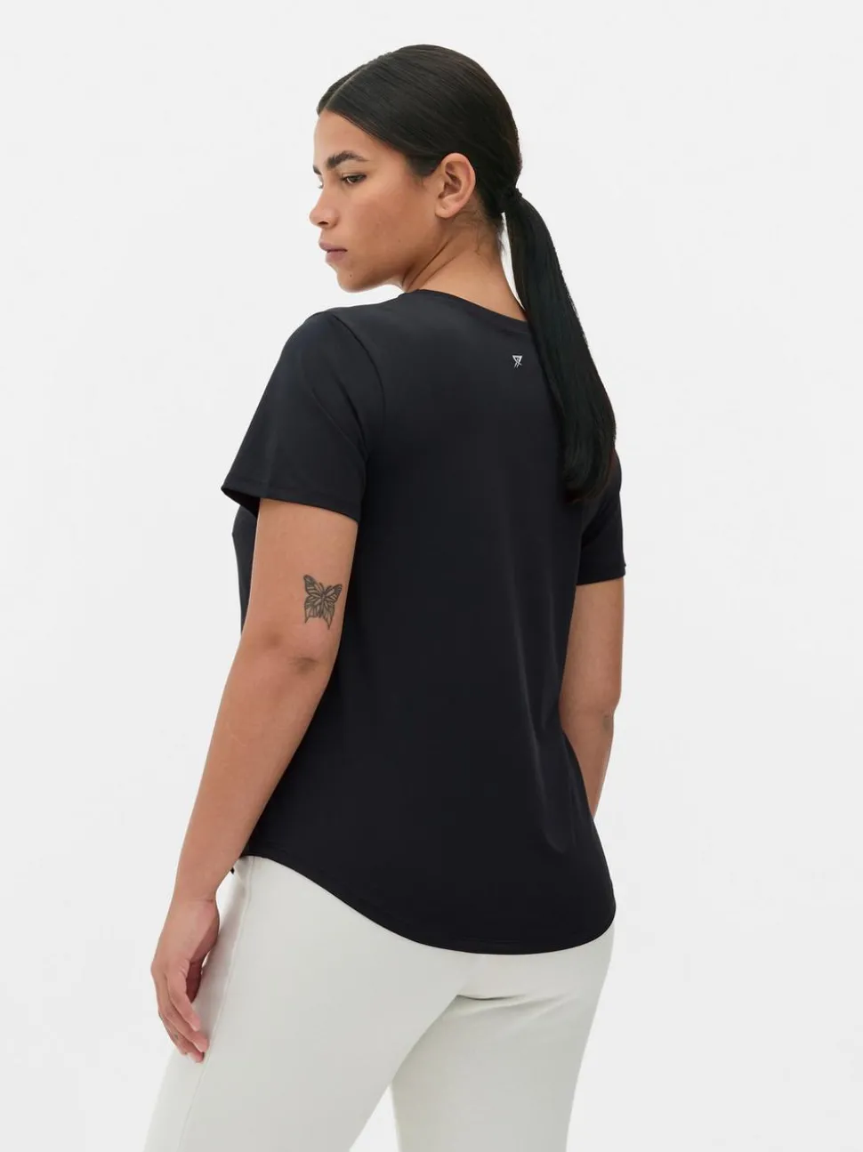 Performance-T-Shirt mit abgerundetem Saum