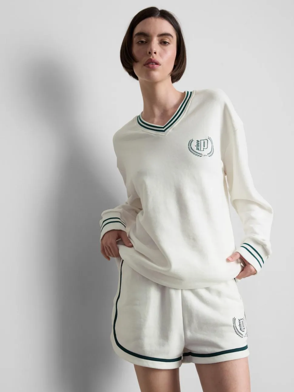 „Prince“ Sweatshirt mit V-Ausschnitt und hohem Baumwollanteil