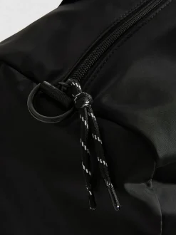 Reisetasche mit mehreren Reißverschlussfächern