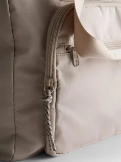 Reisetasche mit mehreren Reißverschlussfächern