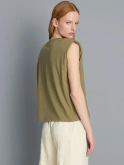 Ärmelloses T-Shirt mit Schulterpolstern
