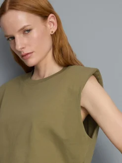 Ärmelloses T-Shirt mit Schulterpolstern